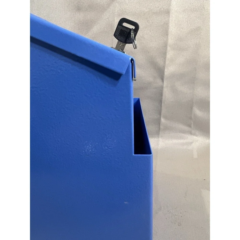TIP/SUGGESTION/DONATION BOX W/KEY‎ WALL/COUNTER ATTACHMENT HOLES (2507)